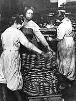 Women with wire coils [k]